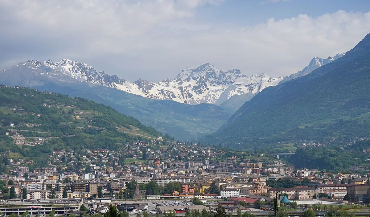 Aosta, Italy. Photo: Tiia Monto (CC BY-SA 3.0); resized and converted to WebP.