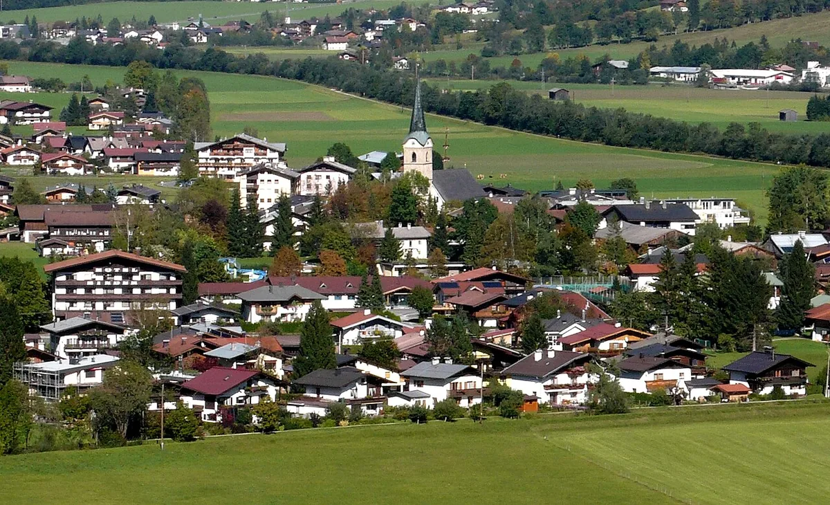 Erpfendorf, Austria. Photo: -- HellasX 08:25, 22 September 2007 (UTC) (CC BY-SA 3.0); resized and converted to WebP.