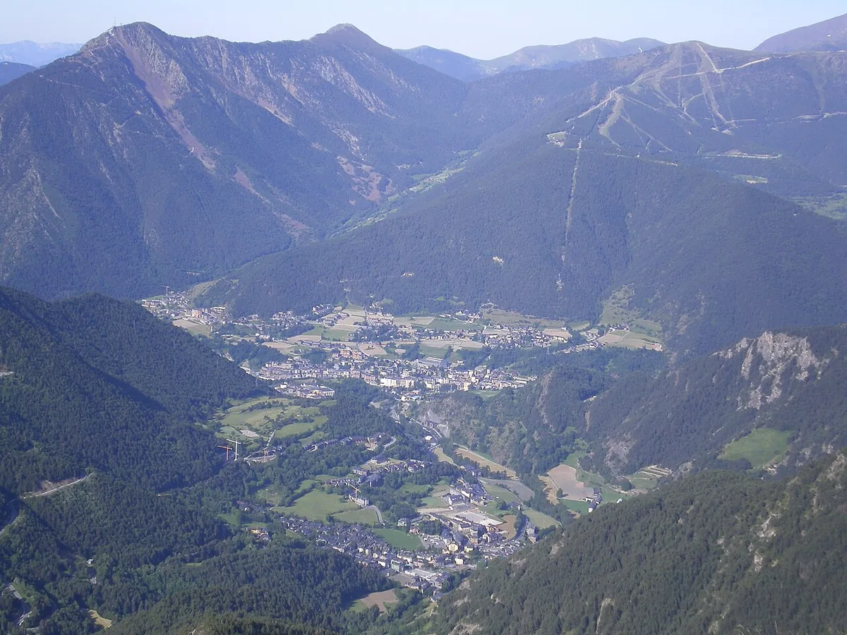 La Massana, Andorra. Photo: Jlmoncada (Public domain); resized and converted to WebP.