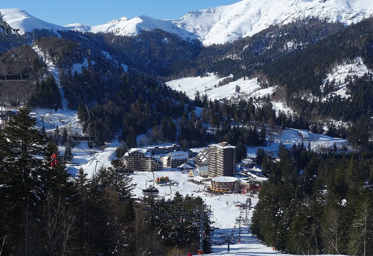 Le Lioran, France. Photo: Laurent Berne (CC BY-SA 3.0); resized and converted to WebP.