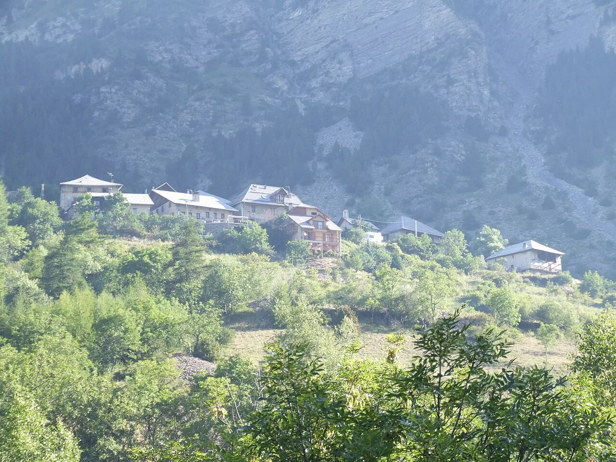 Les Orres, France. Photo: Odejea (CC BY-SA 3.0); resized and converted to WebP.