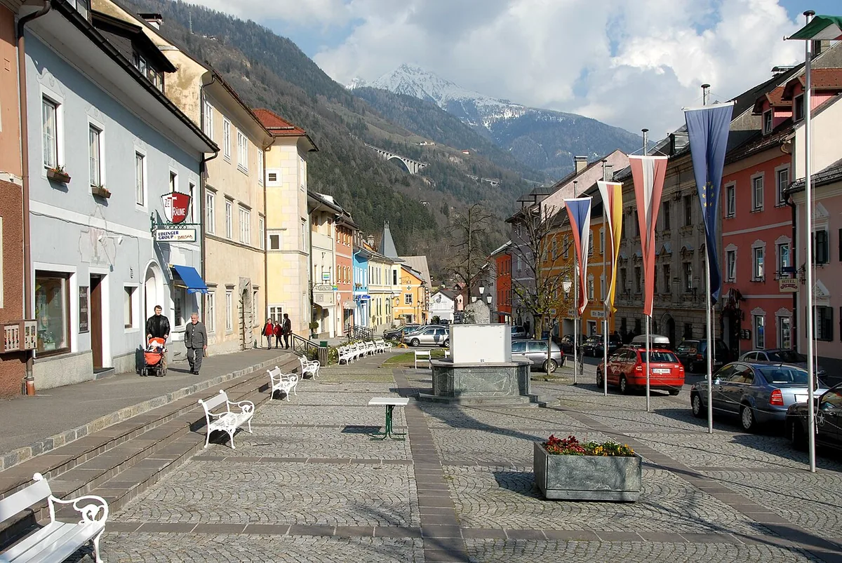 Obervellach, Austria. Photo: Johann Jaritz (CC BY-SA 3.0); resized and converted to WebP.