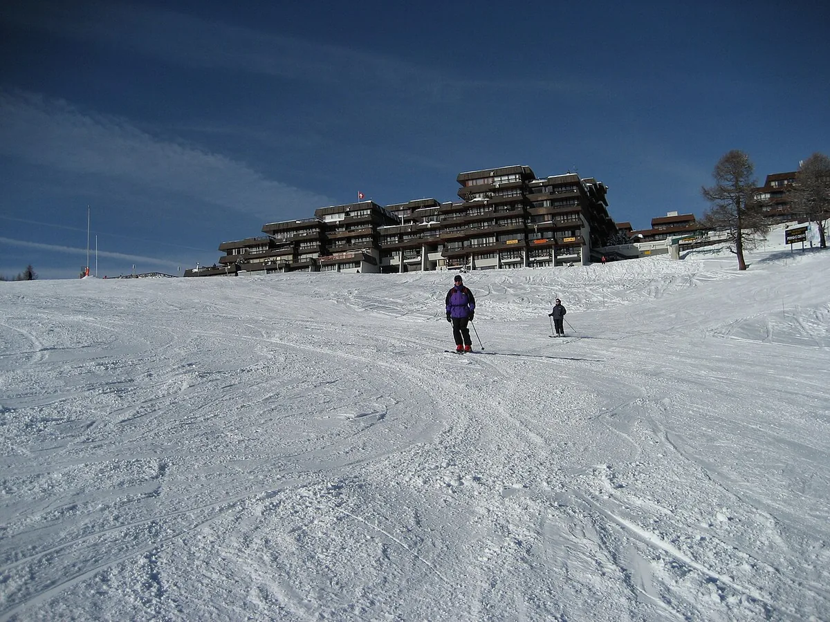 Thyon, Switzerland. Photo: Henry (CC BY 3.0); resized and converted to WebP.