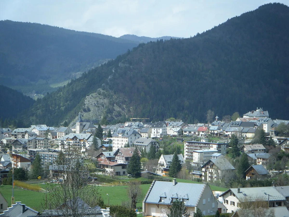 Villard de Lans, France. Photo: CORLIN (CC BY-SA 3.0); resized and converted to WebP.